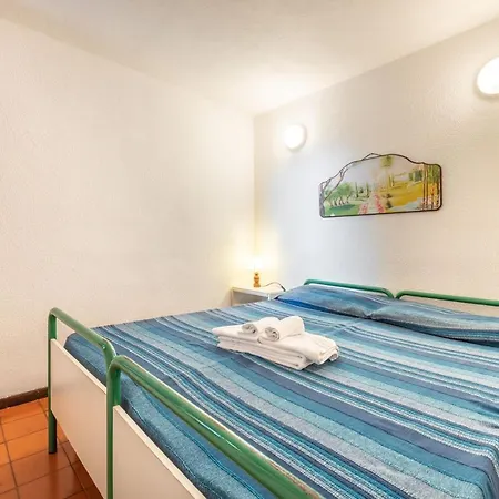 Villa Accu Is Prezzus E1 50mt